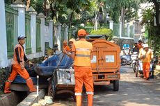 Banjir di Kebagusan Surut, Warga Berbondong-bondong Buang Kasur