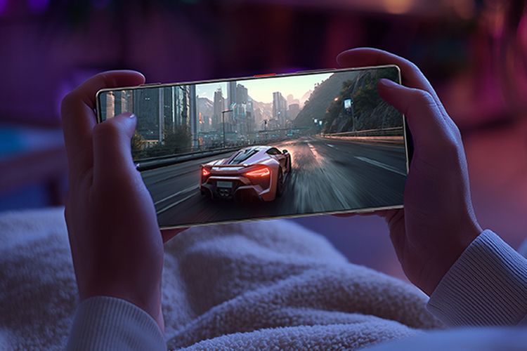 Ilustrasi menggunakan ZTE Nubia Z80 Ultra untuk bermain game
