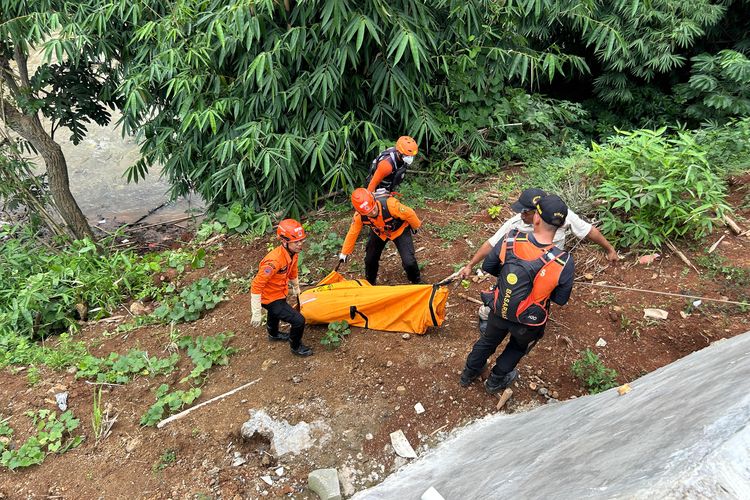 Hilang 6 Hari, Lansia Hanyut di Sungai Ciliwung Bogor Ditemukan 21 Km dari Lokasi Awal