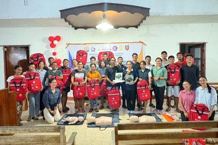 Pelatihan bantuan hidup dasar dan simulasi kebencanaan berbasis virtual reality. 