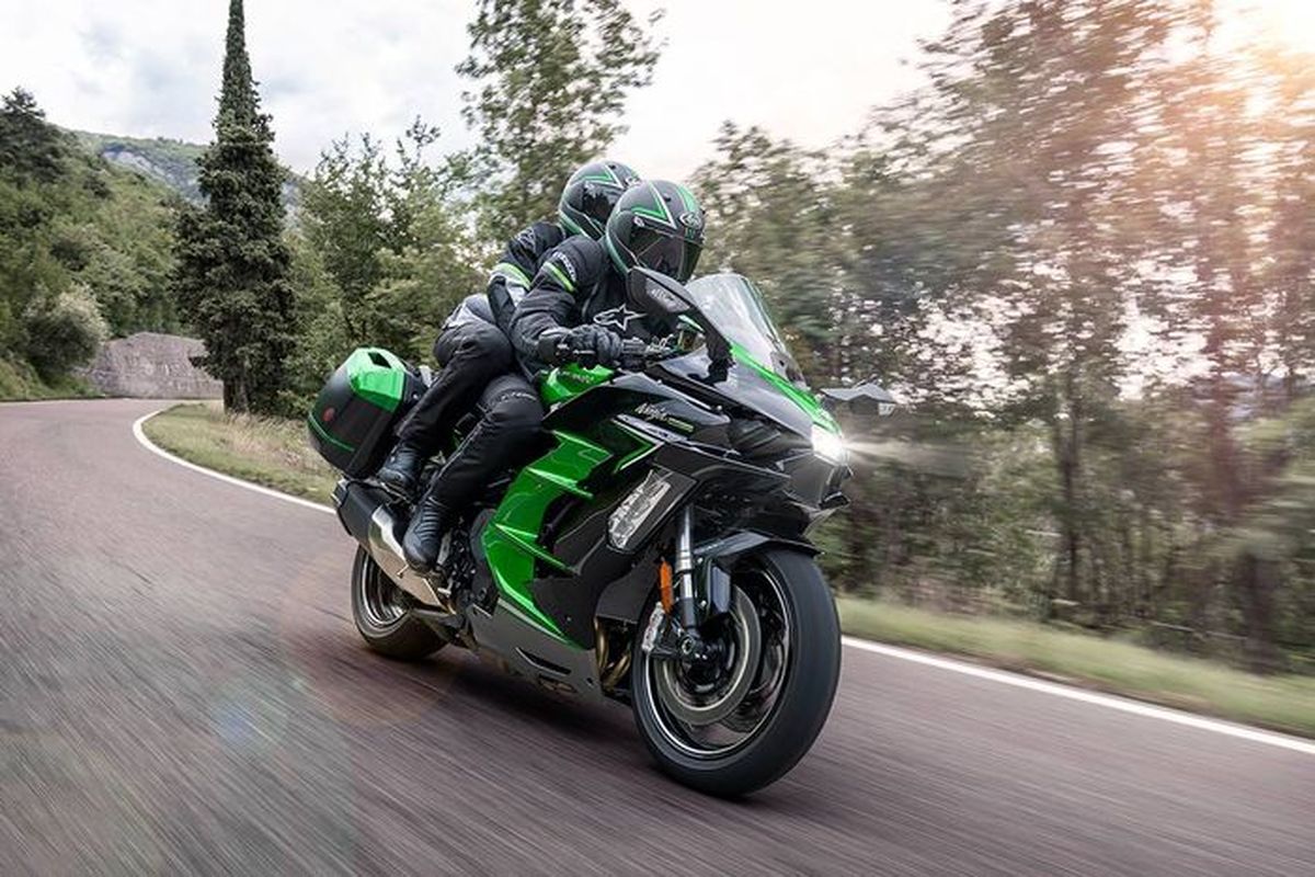 Kawasaki Ninja H2 SX SE model 2023