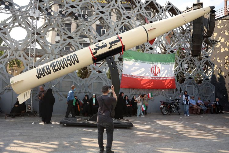 Harga Minyak Dunia Turun Usai Iran Hentikan Operasi Militer ke Israel