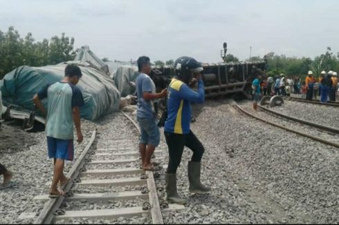 Kereta Api Pengangkut Semen dari Jakarta ke Surabaya Anjlok di Blora