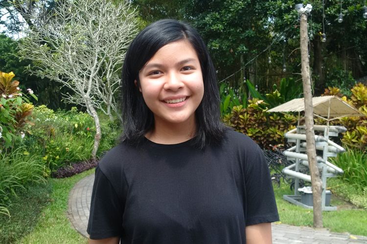 Penyanyi lokal asal Yogyakarta, Raisya Freedrich (14), mendapatkan kesempatan untuk berkolaborasi dengan mantan anggota grup boyband Westlife, Shane Filan (37), di Prambanan Jazz Festival di Kompleks Candi Prambanan, Yogyakarta.