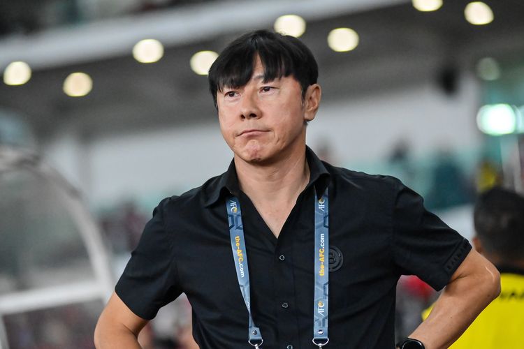 Pelatih Timnas Indonesia Shin Tae-yong sukses membawa Garuda lolos ke ronde ketiga Kualifikasi Piala Dunia 2026 usai mengalahkan Filipina di laga terakhir Grup F, Selasa (11/6/2024) di Stadion Gelora Bung Karno Jakarta. 