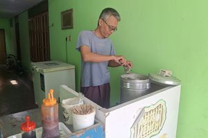 Cerita Anif, Pedagang Pentol di Malang Masuk Desil 9, Kategori Kelompok Kaya