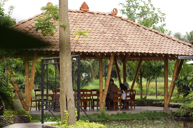 Bebek Pondok Galih, restoran tepi sawah di Yogyakarta yang nyaman.