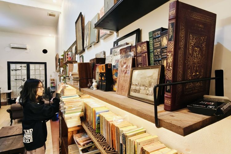 Damai Studio, Oase Literasi di Surabaya, Lahir dari Ketidaksengajaan