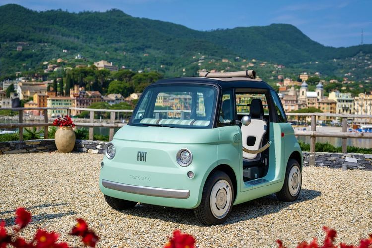 Fiat resmi memperkenalkan mobil listrik mungil Fiat Topolino EV.