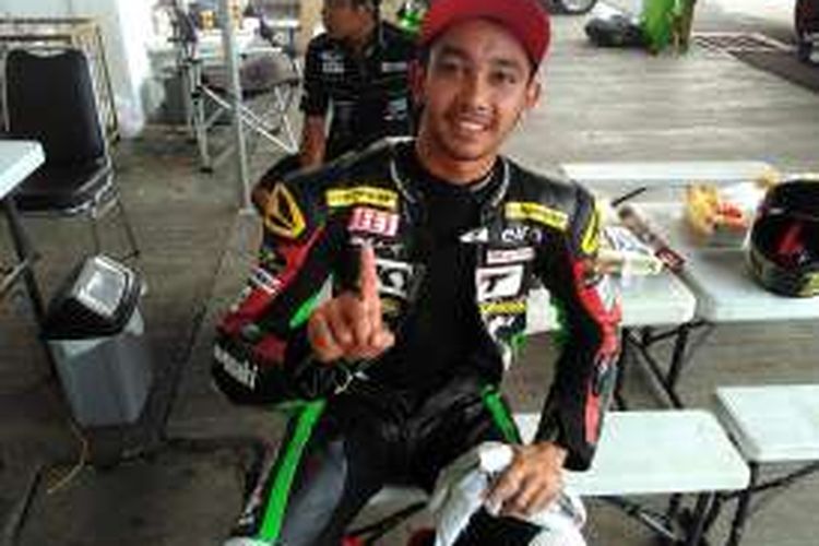 Pebalap Kawasaki KYT Manual Tech, Ahmad Yudhistira, meraih podium pertama pada balapan kedua seri terakhir Kejuaraan Nasional Indospeed Race Series (IRS) 2016 kelas Supersport 600cc, Minggu (6/11/2016).