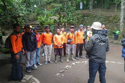 Pendaki Wanita Tewas di Gunung Lawu: Proses Evakuasi Terkendala Cuaca