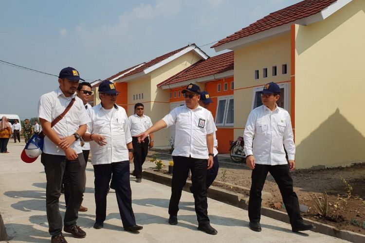 Kunjungan Dirjen Penyediaan Perumahan Kementerian PUPR Khalawi Abdul Hamid ke proyek perumahan.