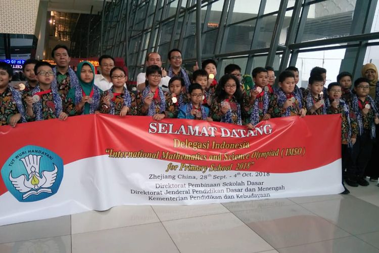 Ini 23 siswa SD Indonesia yang berhasil meraih medali pada Olimpiade Matematika dan Ilmu Pengetahuan Internasional di China. 