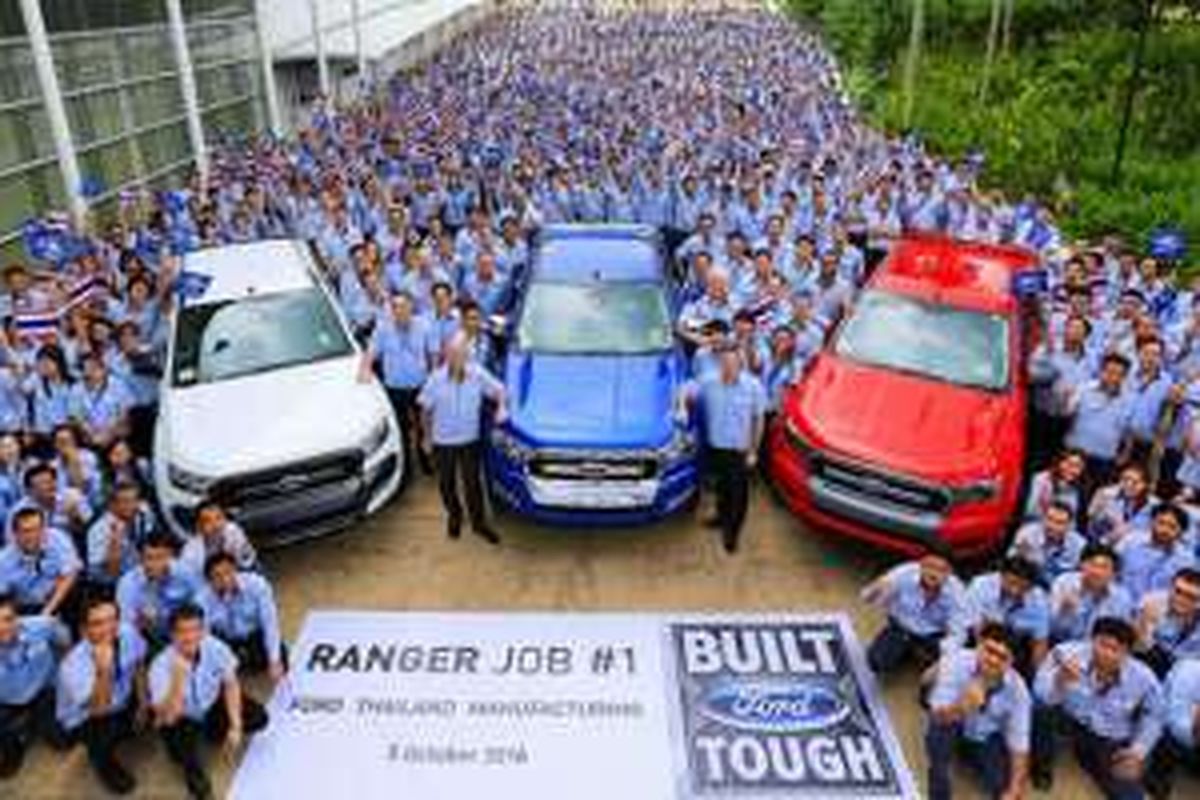 Ford Thailand Manufacturing di Rayong memulai produksi pikap Ranger, Rabu (5/10/2016)