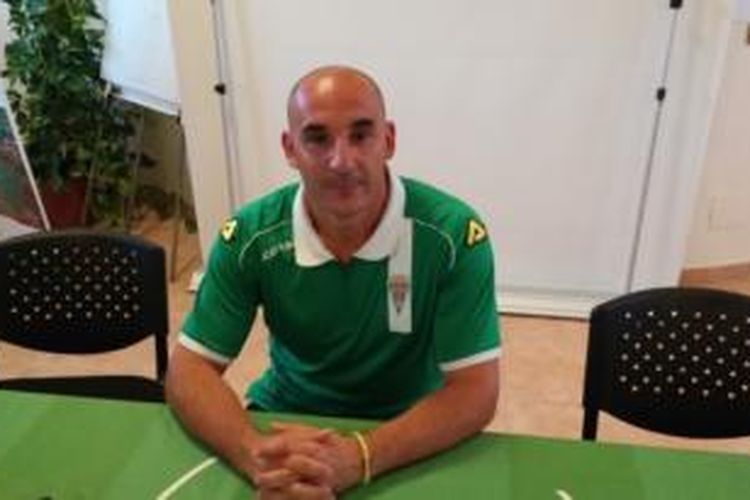 Albert Ferrer dipecat sebagai pelatih Cordoba pada Senin (20/10/2014).