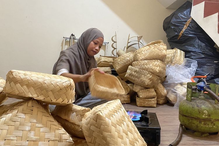 Jelang Idul Adha, Penjualan Besek Bambu di Malang Laris Manis