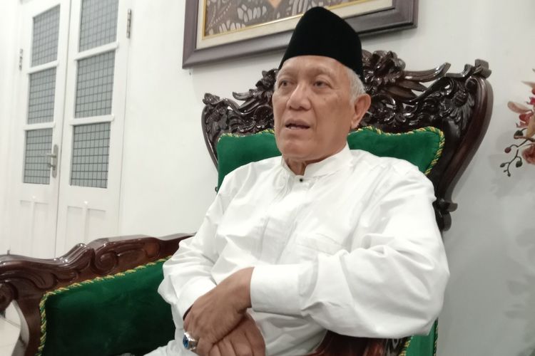 Pengasuh Pesantren Tebuireng, Jombang, Jawa Timur, KH Abdul Hakim Mahfudz atau Gus Kikin, ditunjuk sebagai Ketua Pengurus Wilayah Nahdlatul Ulama (PWNU) Jawa Timur.