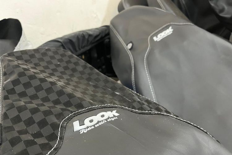 Ilustrasi jok motor di PM Auto
