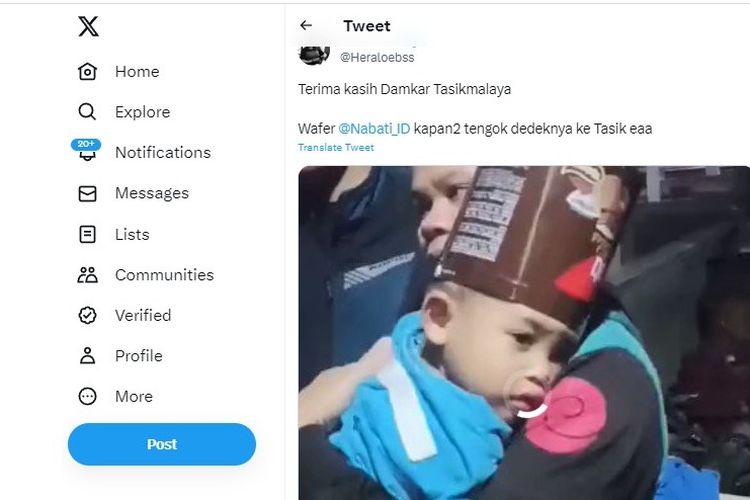 Video viral kepala anak kecil tersangkut kaleng biskuit.