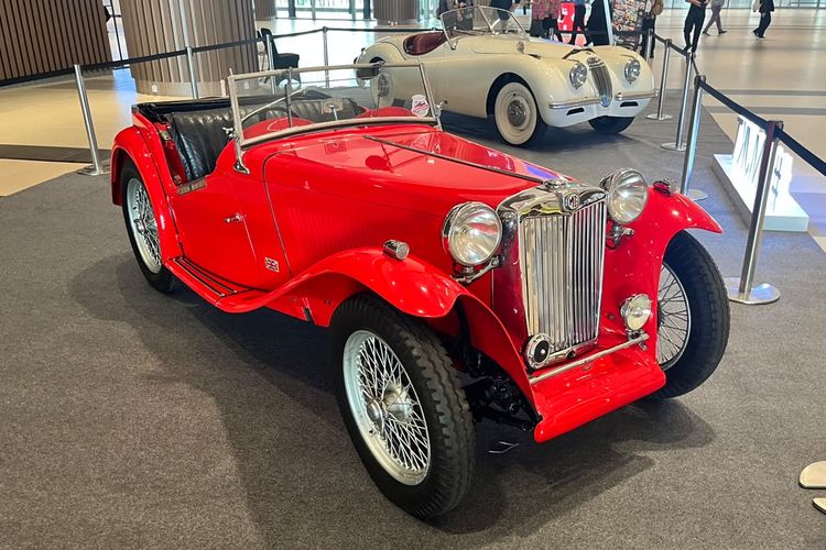 MG TC, Roadster Klasik Curi Perhatian di Automechanika Jakarta 