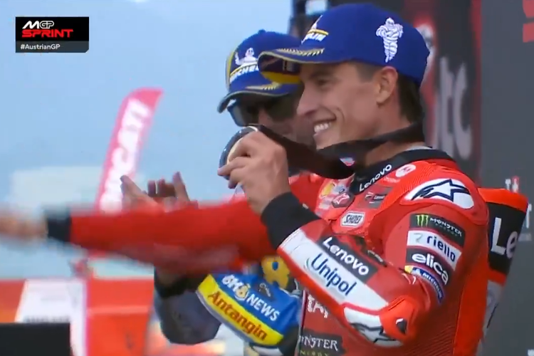 Marc Marquez (Ducati) meneruskan performa panasnya musim ini dengan menyabet kemenangan di Sprint Race MotoGP Austria 2025 pada Sabtu (16/8).