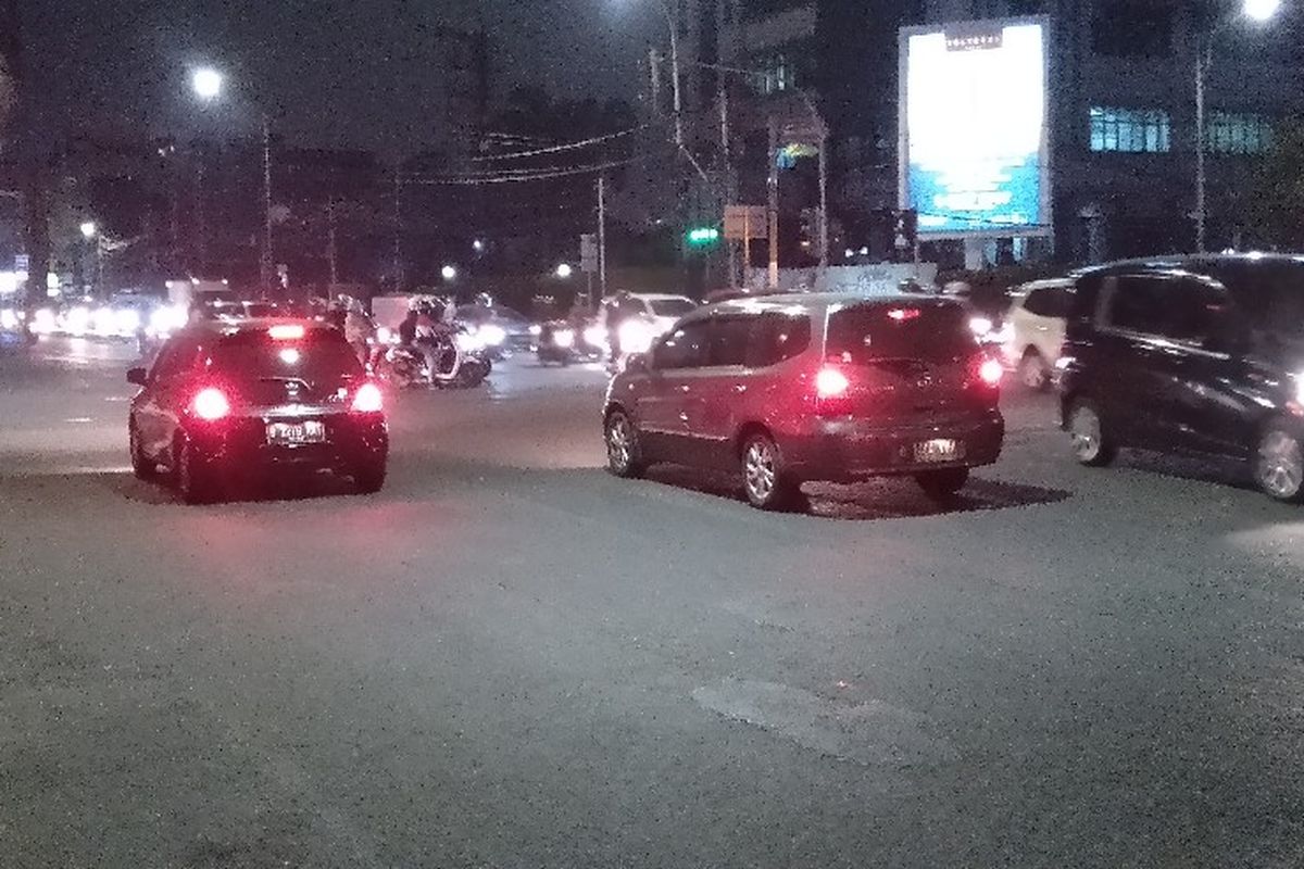 Suasana kawasan ganjil genap di Jalan RS Fatmawati, Cilandak Jakarta Selatan pada pukul 18.00, Senin (9/9/2019)