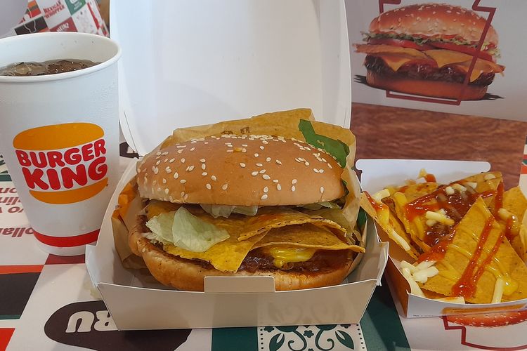  Burger King Indonesia meluncurkan menu baru Mexican Whopper, kolaborasi dengan Heinz Indonesia pada Oktober 2023.