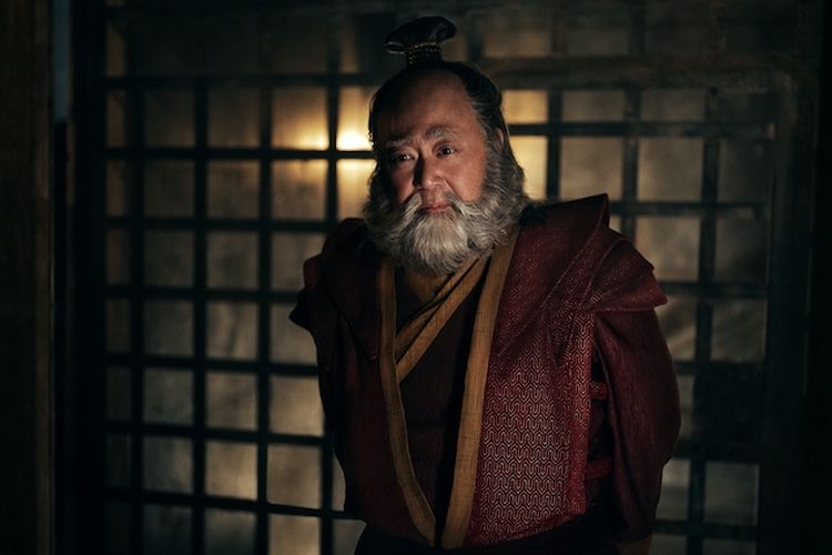 Aktor peran Paul Sun Hyung-Lee berperan sebagai Paman Iroh dalam serial Netflix Avatar: The Last Airbender.