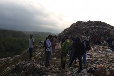 Tertimbun Longsoran Sampah, Seorang Pemulung di Malang Hilang
