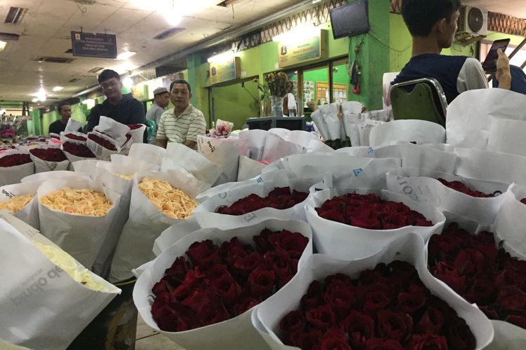 Suasana di Pasar bunga Rawa Belong