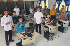 Tingkatkan Mutu Pendidikan di Wilayah Operasional KNC, YITK Serahkan Bantuan 34 PC untuk 2 SMA di Kecamatan Busang
