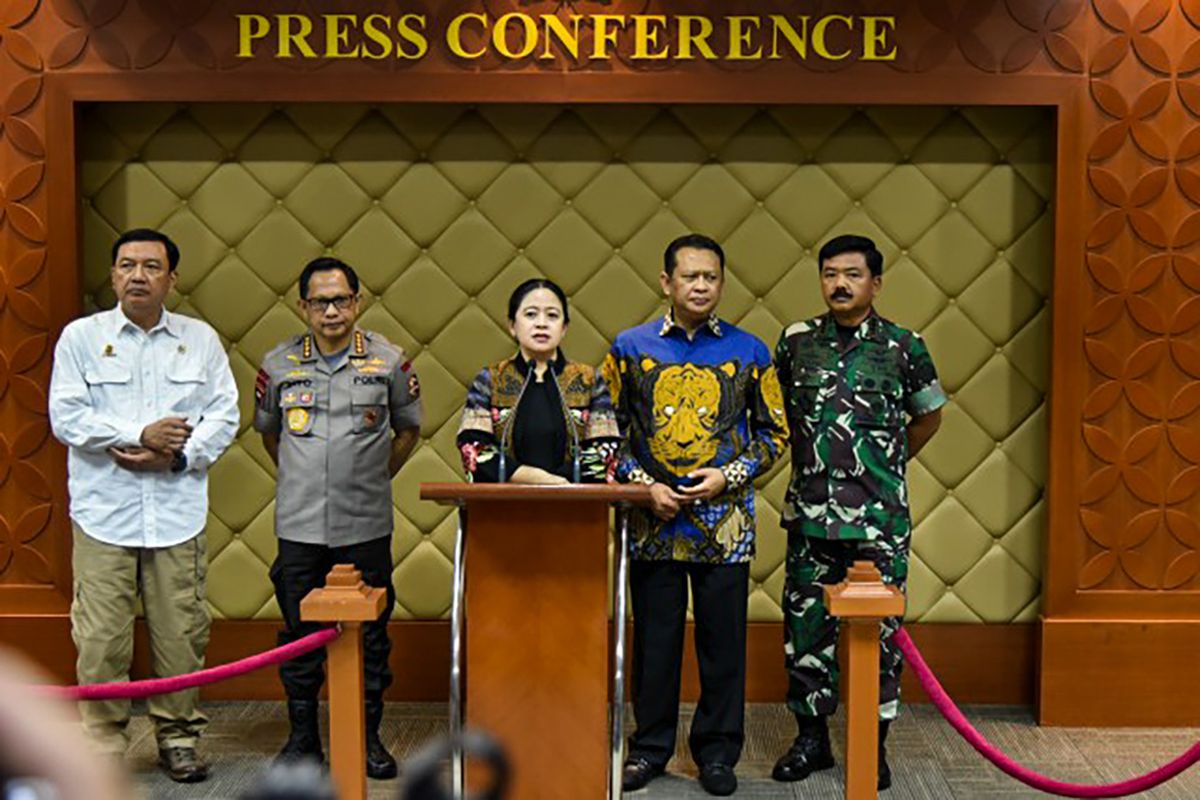 Ketua DPR RI, Puan Maharani saat konferensi pers di Gedung Nusantara V DPR.