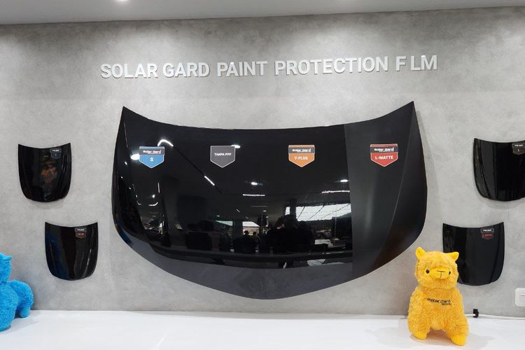 Ilustrasi paint protection film mobil