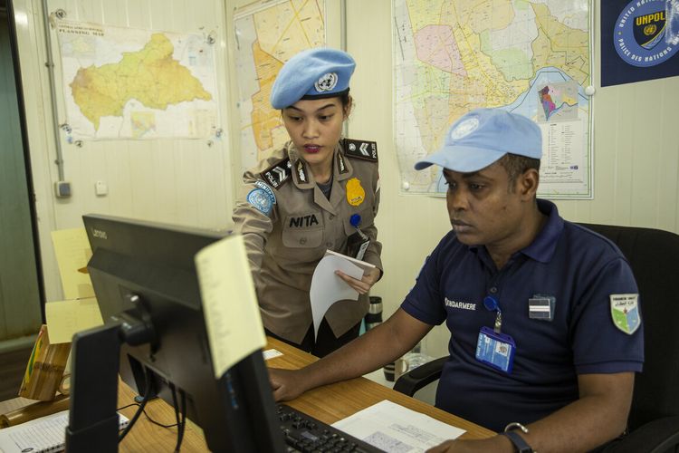 Briptu Renita Rismayanti saat bertugas sebagai polisi di PBB [Dok. MINUSCA PBB]