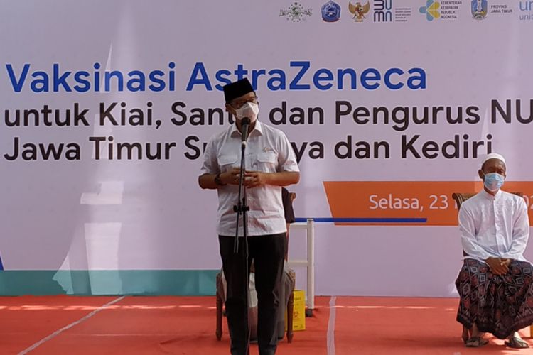 Menteri Kesehatan Budi Gunadi Sadikin saat memberikan sambutan pada vaksinasi Covid-19 di Pesantren Lirboyo Kota Kediri, Jawa Timur, Selasa (23/3/2021).