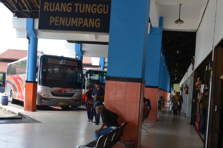 Ruang tunggu penumpang Terminal Bulupitu Purwokerto, Kabupaten Banyumas, Jawa Tengah.