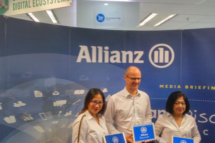 Manajemen PT Asuransi Allianz Life Indonesia (Allianz Life) saat si Jakarta, Selasa (12/2/2019).