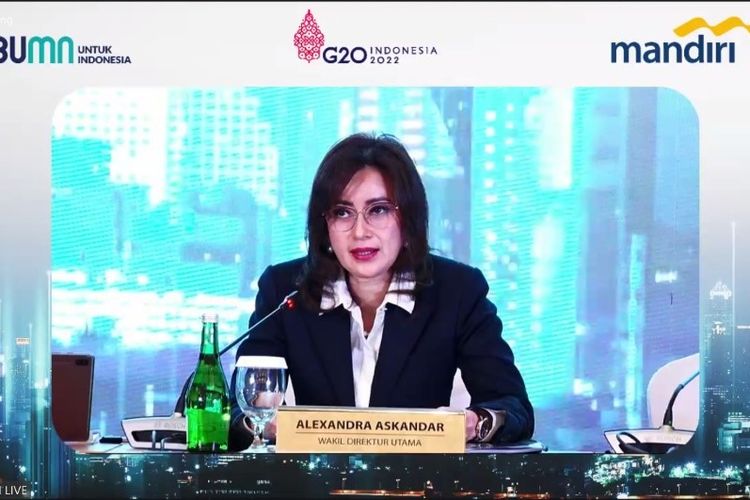 Wakil Direktur Utama Bank Mandiri Alexandra Askandar saat paparan kinerja Kuartal III 2022, Rabu (26/10/2022).