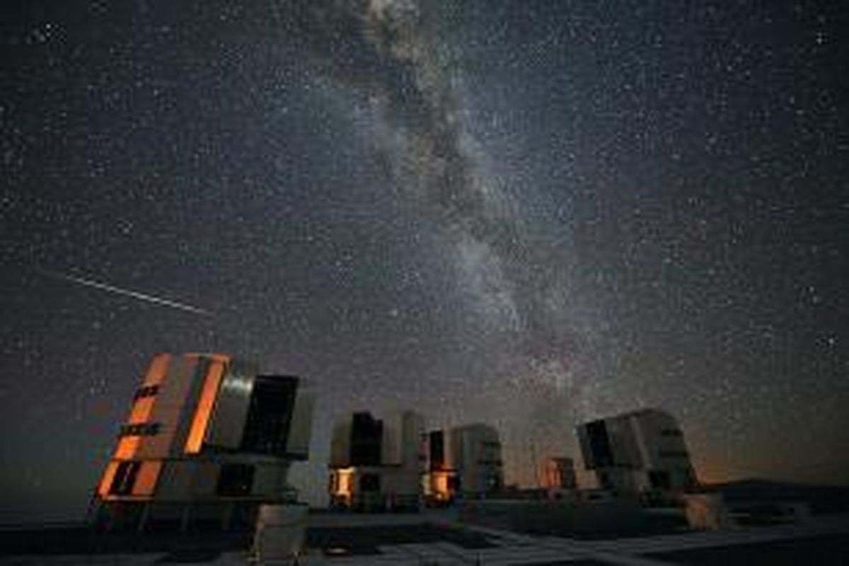 Hujan meteor Perseid diamati dari fasilitas penelitian European Southern Observatory pada tahun 2010.