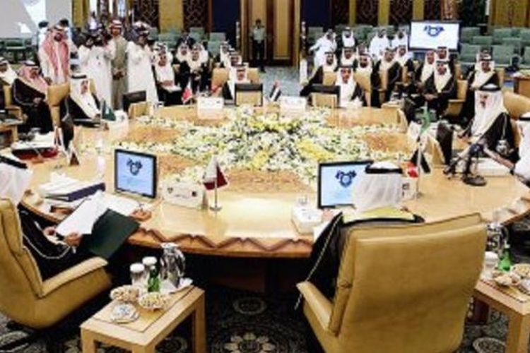 Suasana pertemuan para menteri dalam negeri negara-negara anggota Dewan Kerja Sama Teluk (GCC) di Riyadh, Arab Saudi, 2 Mei 2012. GCC terancam pecah setelah Rabu lalu tiga anggotanya, yakni Arab Saudi, Uni Emirat Arab, dan Bahrain, memutuskan menarik duta besar mereka dari Qatar yang juga anggota GCC. 