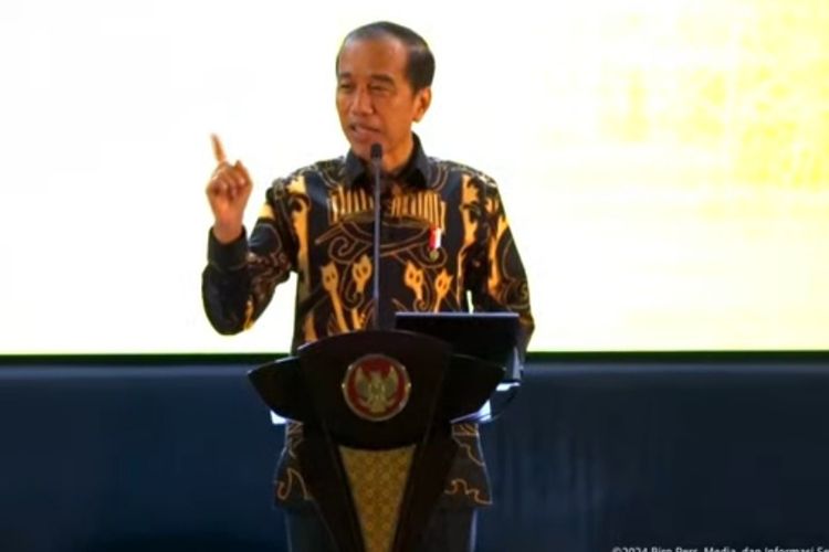Presiden Joko Widodo saat memberikan sambutan pada acara Rakernas Apeksi ke XXVII yang digelar di Balikpapan, Selasa (4/6/2024).