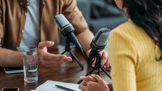 Suara yang Menemani Jutaan Pendengar, Penyiar Radio Bertahan di Era Serba Digital