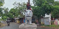 Heboh Patung Macan Putih di Kediri yang Mirip Zebra, Kades Beri Penjelasan