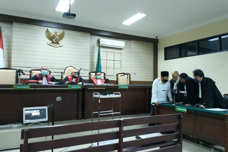 Sidang vonis kasus korupsi Bupati non-aktif Sidoarjo Saiful Ilah di Pengadilan Tipikor Surabaya, Senin (5/10/2020).