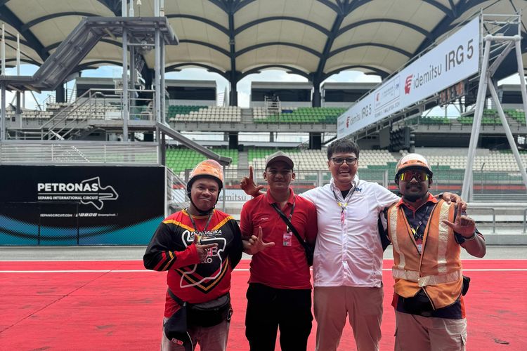 Marshal Sirkuit Mandalika yang merupakan putra daerah Nusa Tenggara Barat (NTB) akan diberangkatkan ke Malaysia untuk bertugas dalam ajang Idemitsu FIM Asia Road Racing Championship (ARRC) yang berlangsung pada 14-15 September 2024 di Sepang International Circuit.