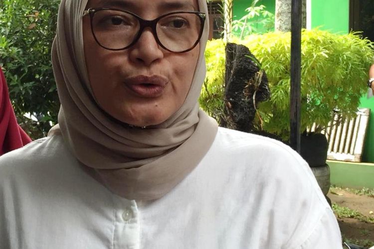 Komisioner KPU RI Evi Novida Ginting Manik yang datang ke Kota Medan dalam rangka meninjau proses rekapitulasi di tingkat kecamatan, Jumat (26/4/2019)