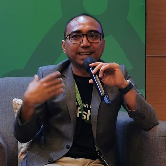 Co-founder eFishery Chrisna Aditya ketika berbicara dalam konferensi pers di sela acara AWS Cloud Day 2023 di Jakarta, Selasa (26/9/2023)