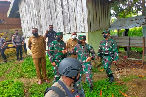 Pangdam Teteskan Air Mata Lihat Ceceran Darah Prajurit TNI yang Gugur di Lokasi Penyerangan