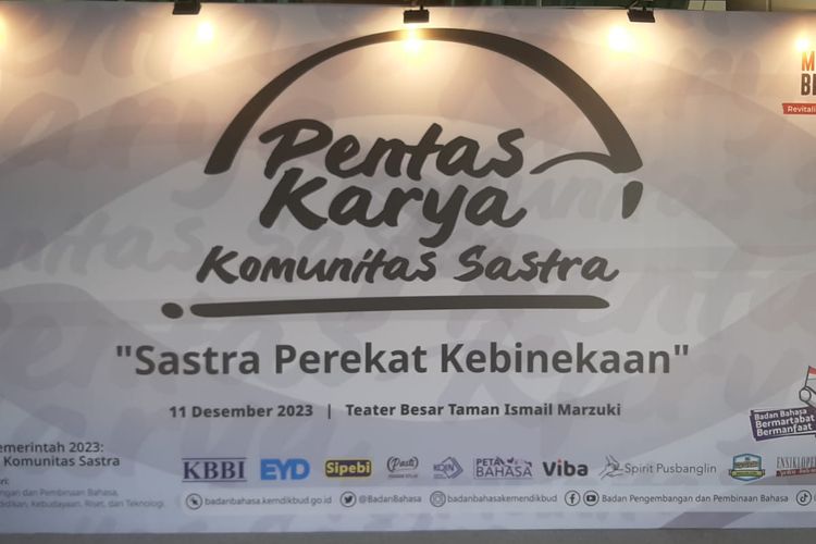 Badan Pengembangan dan Pembinaan Bahasa menyelenggarakan Pentas Karya Komunitas Sastra Penerima Bantuan Pemerintah Bidang Kebahasaan dan Kesastraan 2023 di Teater Besar, Kompleks Taman Ismail Marzuki, Jakarta, Senin (11/12/2023).