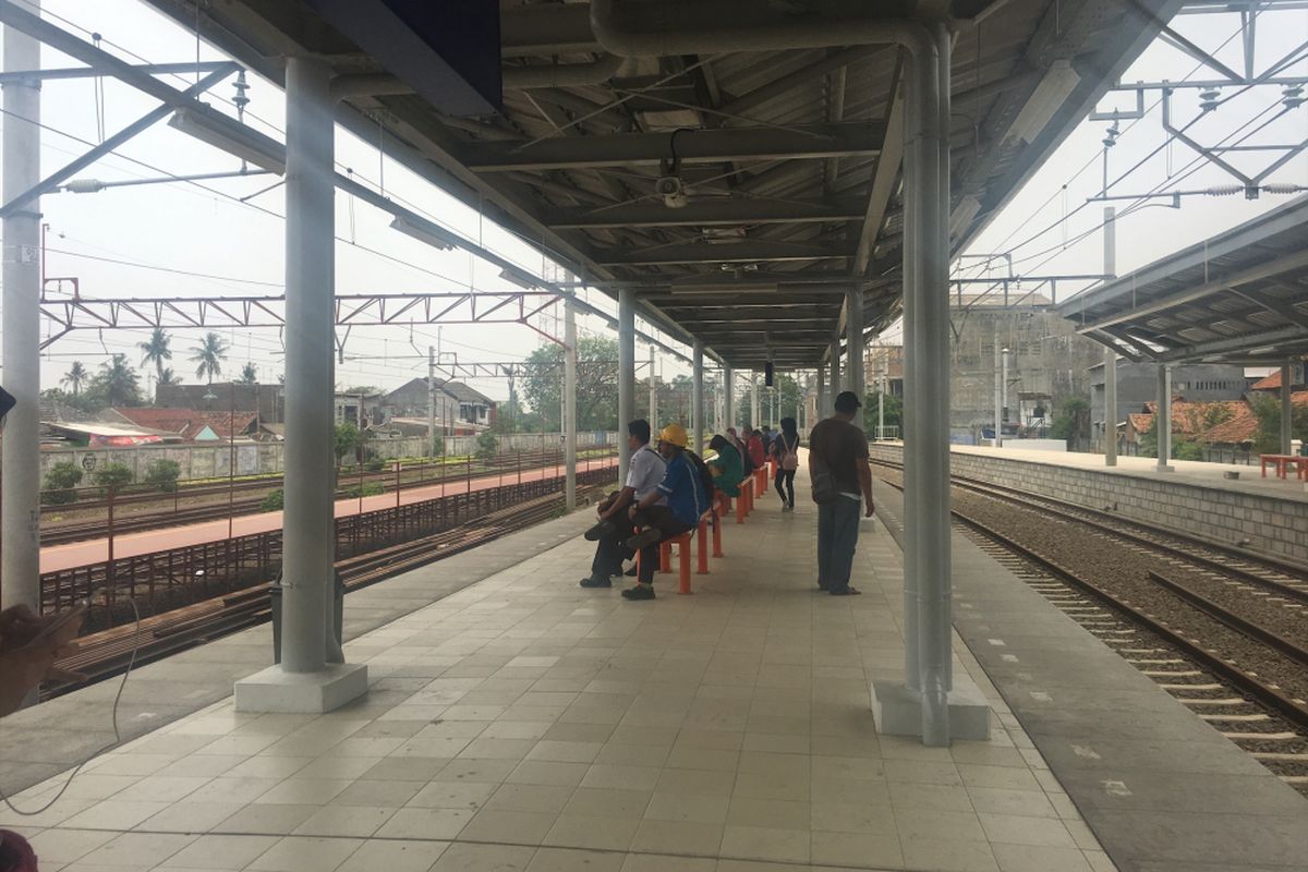 Wajah Baru Stasiun Cikarang usai beroperasi, Cikarang, Kabupaten Bekasi, Selasa (10/10/2017).